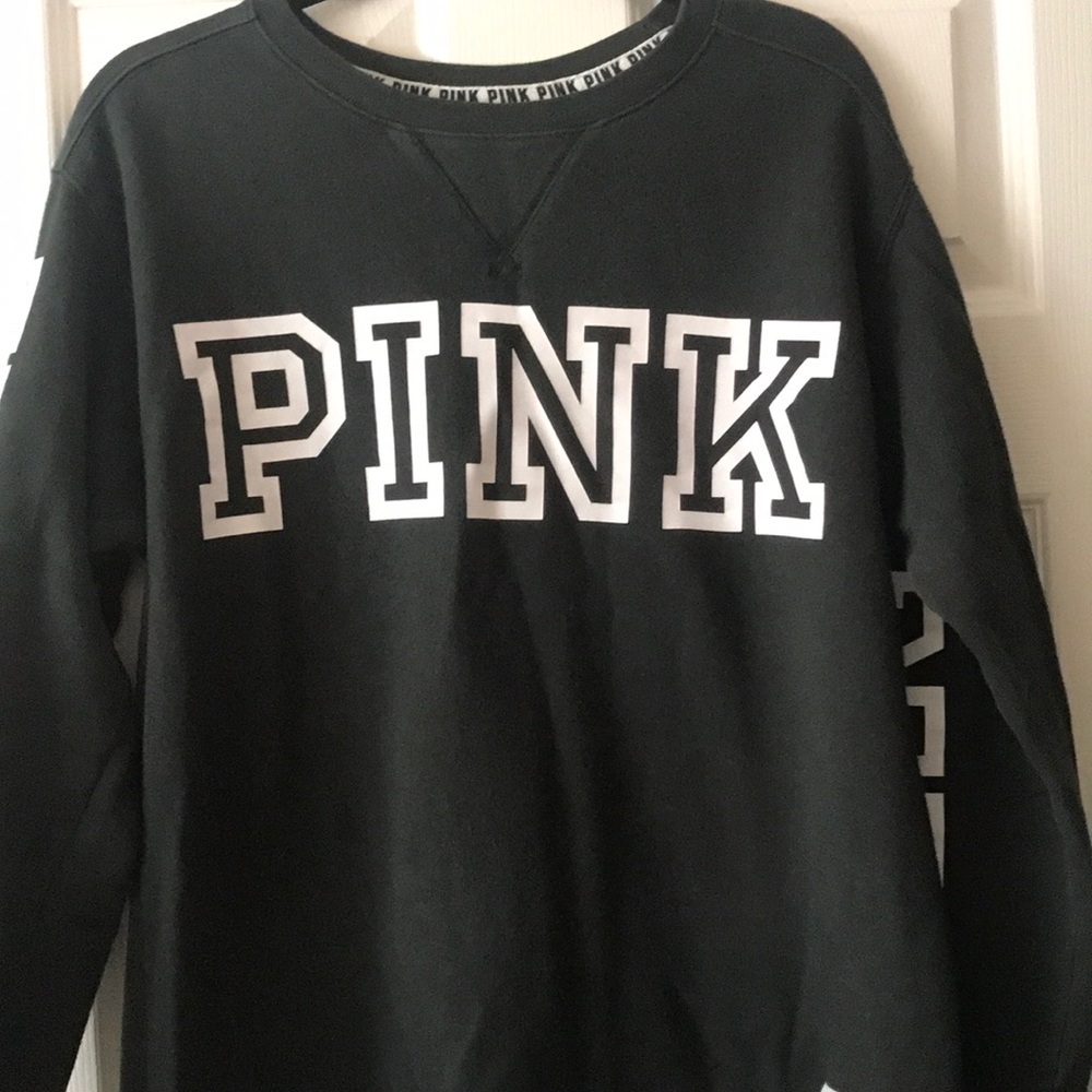 Crew neck VS pink sweatshirt